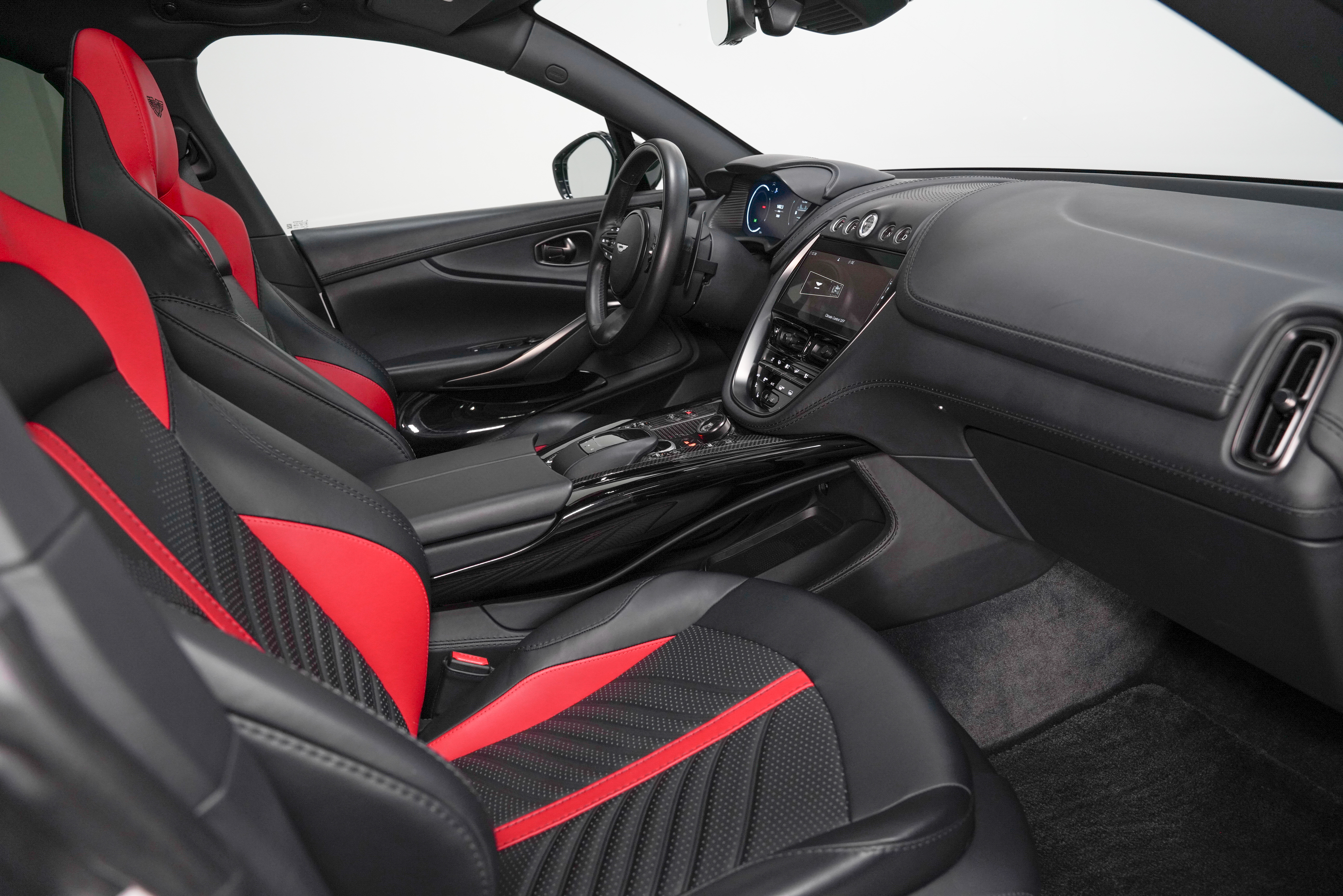 aston martin dbx 2023 SD7VUJBW3PTV07145 image aston martin dbx 2023 SD7VUJBW3PTV07145 image